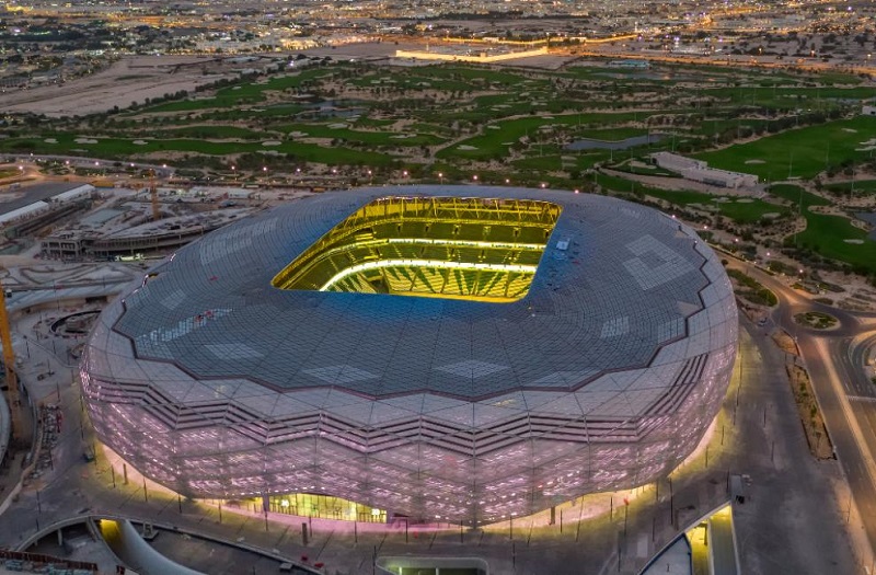 Катар бросает вызов пандемии и продолжает оборудовать стадионы для ЧМ-2022