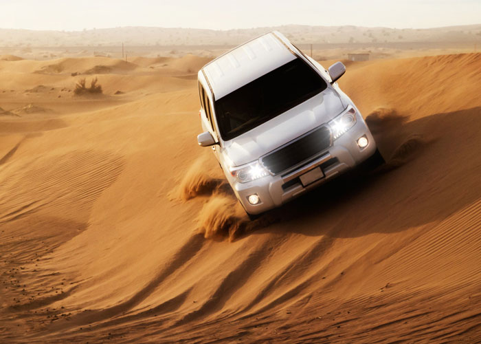 Сафари по дюнам ОАЭ: незабываемое приключение, бросающее вызов природе 