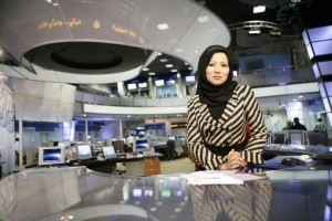 Саудовское телевидение одевает ведущих в абайи  