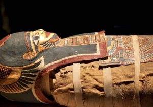 Археологи в поисках ответов на загадки древнеегипетской «мумии с татуировкой»