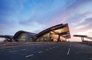   Первый самолет приземлился в новом аэропорту Хамад в Катаре