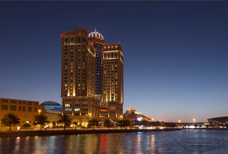 Отель Sheraton Dubai и торговый центр Mall Of The Emirates