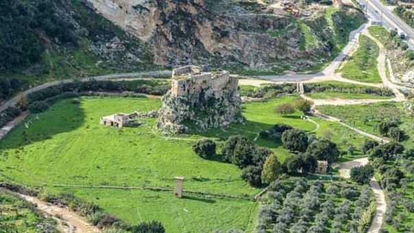 Крепость Мсейлиха – военное укрепление в окружении девственной природы Ливана 